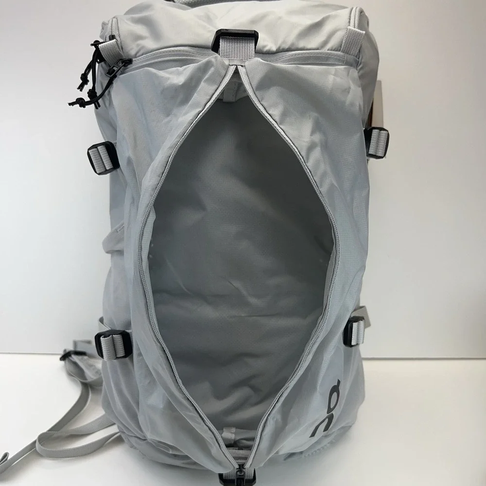 ON Running Speed Pack 18L Lite Backpack Travel Gym Hiking Running Gray NWT